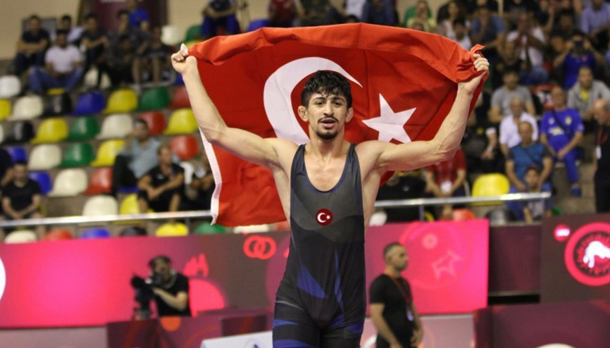 Kerem Kamaldan altın geldi