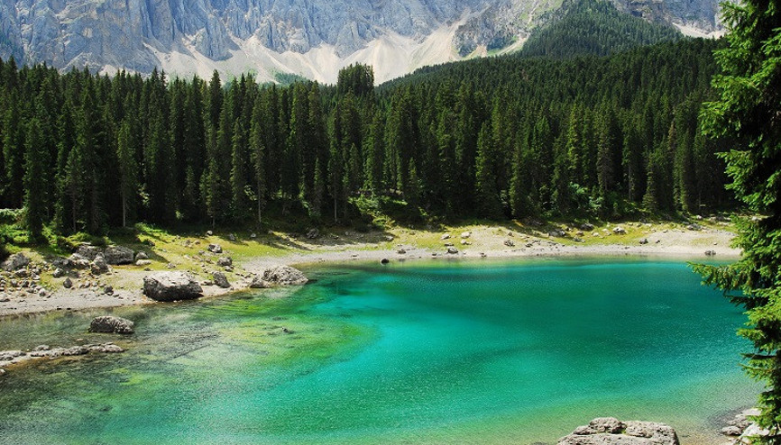 Dolomiti Dağları’nda, uzun ince bir yolda.. Dolomiti Dağları’nda, uzun ince bir yolda..
