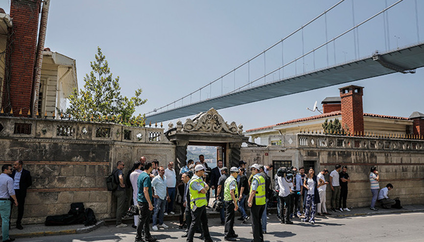 Demirören ailesi taziyeleri Kanlıcadaki evlerinde kabul etti Demirören ailesi taziyeleri Kanlıcadaki evlerinde kabul etti