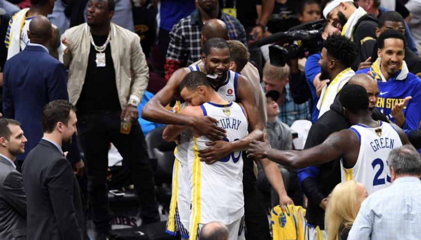 NBAde şampiyon Golden State Warriors