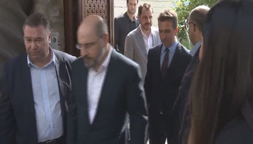 Berat Albayrak,Demirören Ailesine taziye ziyaretinde bulundu