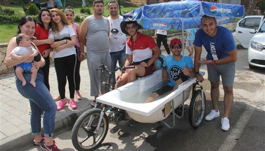 Adana sokaklarında motoküvet dolaşıyor