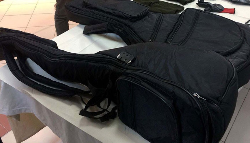 Büyük şok... Saz kılıfı ve gitar kutusundan çıktı