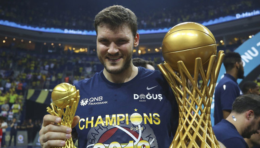 Şampiyonlukların arkasını getirmek istiyoruz