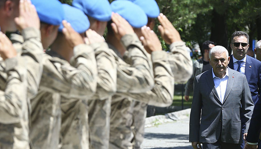 Yıldırımdan komandolara bayram ziyareti