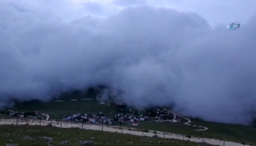 Sis bulutunun ilerleyişi böyle görüntülendi Sis bulutunun ilerleyişi böyle görüntülendi