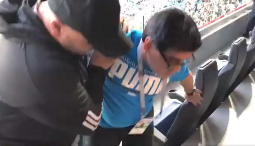 Maradona maçta coştu Hastanelik oldu...