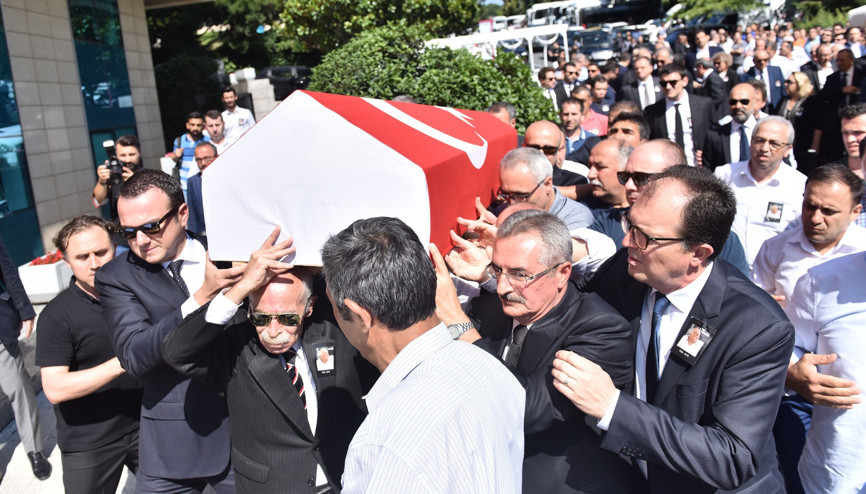 Ünlü iş adamı son yolculuğuna uğurlandı