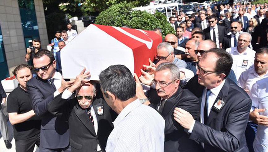 Şarık Tara son yolcuğuna uğurlanıyor