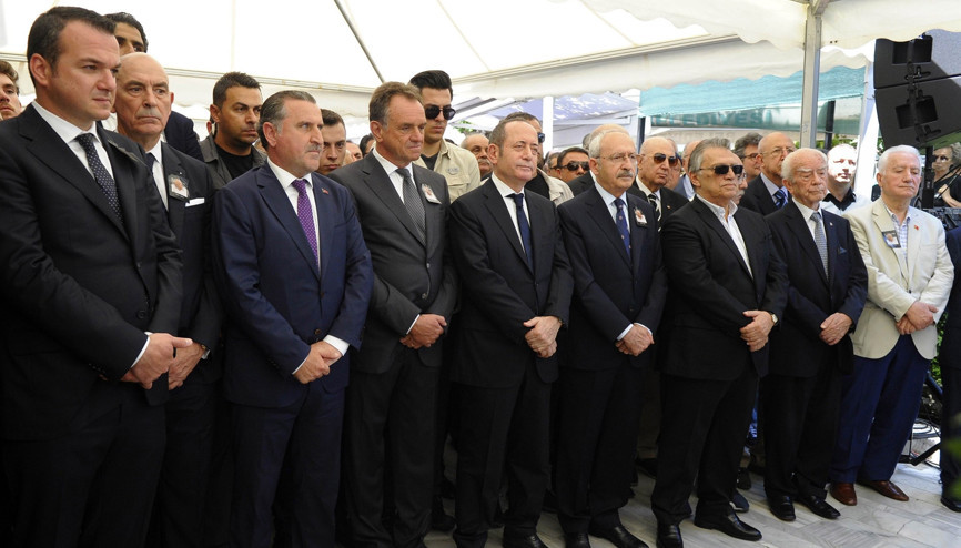 Şarık Tara son yolculuğuna uğurlanıyor