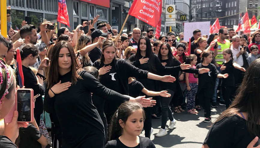 Madımak’ta hayatını kaybedenler için Berlin’de anma
