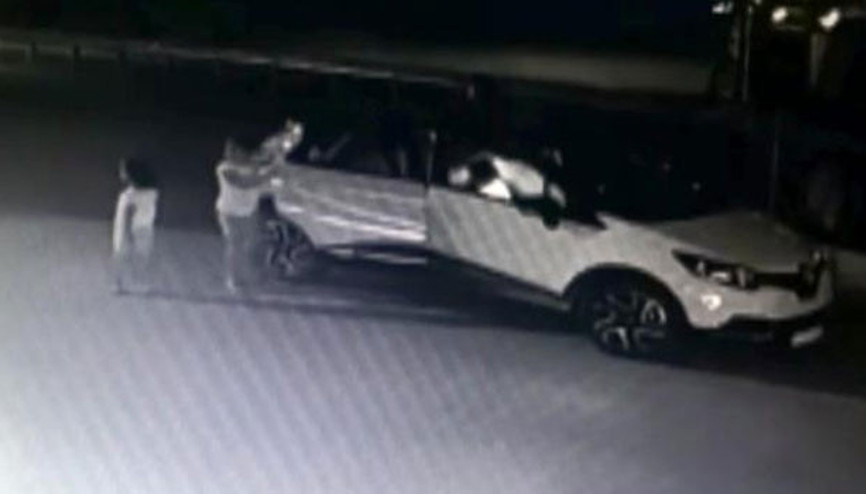 Çok feci Otomobilin çarptığı iki küçük kardeş yaşamını yitirdi