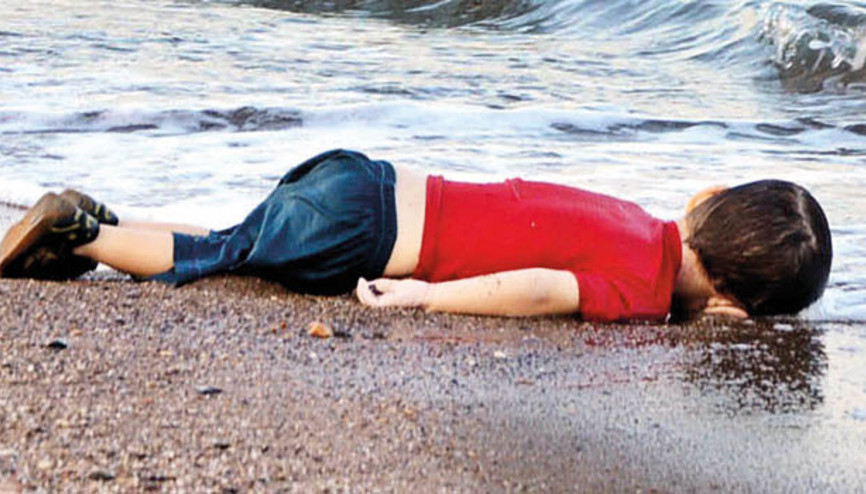 Aylan için kırmızı tişört hareketi