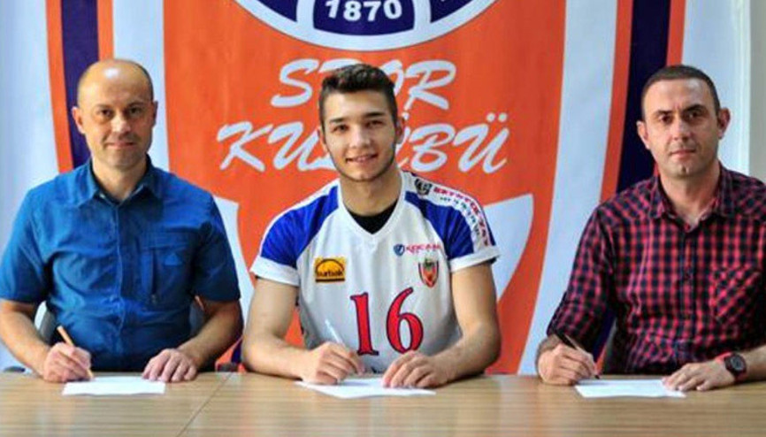 İnegöl Belediyespor, Berkay Bayraktar ile sözleşme yeniledi
