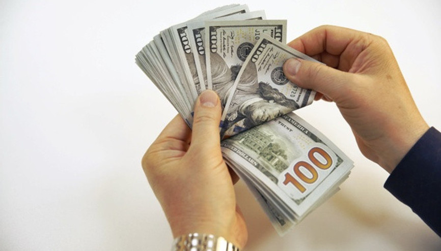 Dolar haftanın son günü yatay başladı