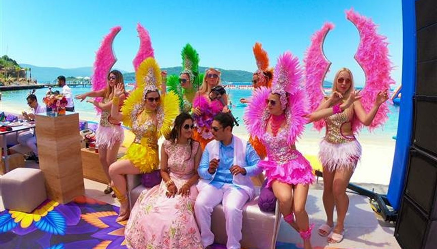 Bodrum bu düğünü konuşuyor... Beş yıldızlı oteli kapattı, eğlence 4 gün sürdü