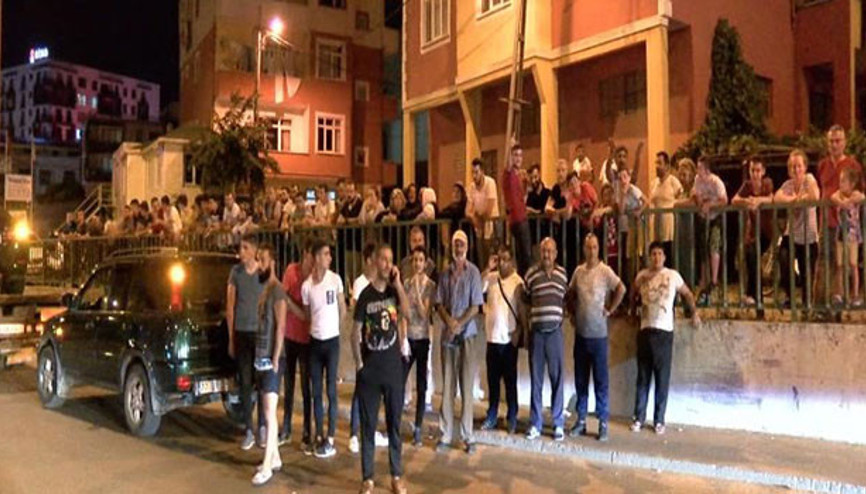 Merakla izlediler
