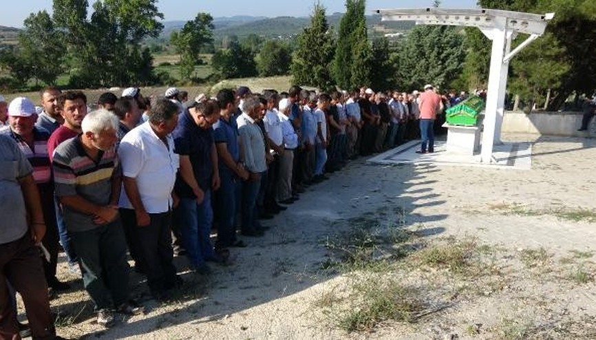Bebeğini emzirirken öldü