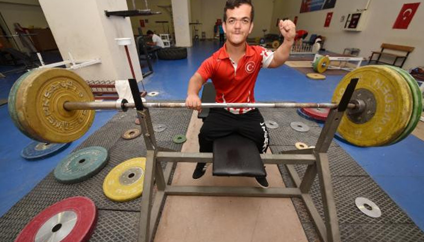 (ÖZEL) Kapıcı dairesinde olimpiyat hayali (ÖZEL) Kapıcı dairesinde olimpiyat hayali