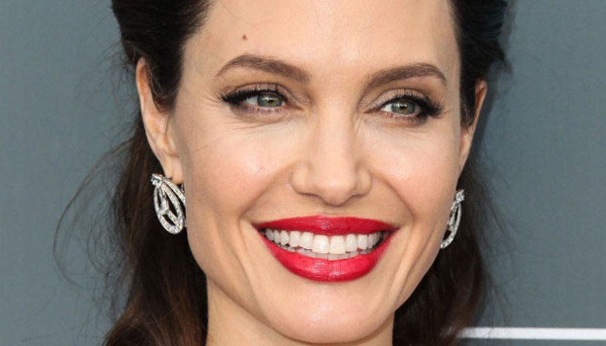 Angelina yine yasak aşka mı tutuldu