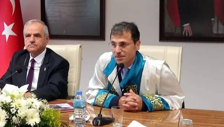 Yeni rektör görevi devraldı