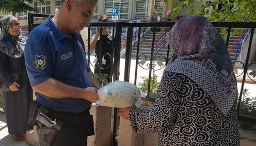 Çarşaf sipariş etti Gelen kargoyla hayatının şokunu yaşadı