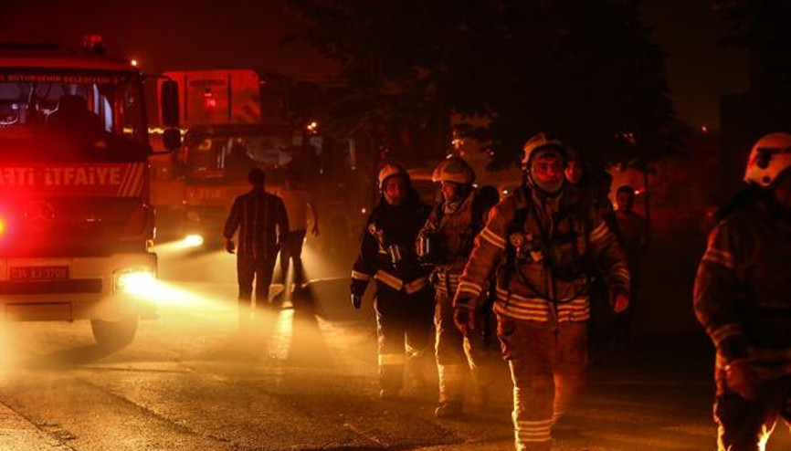 Bakırköy’de fuar merkezinde yangın