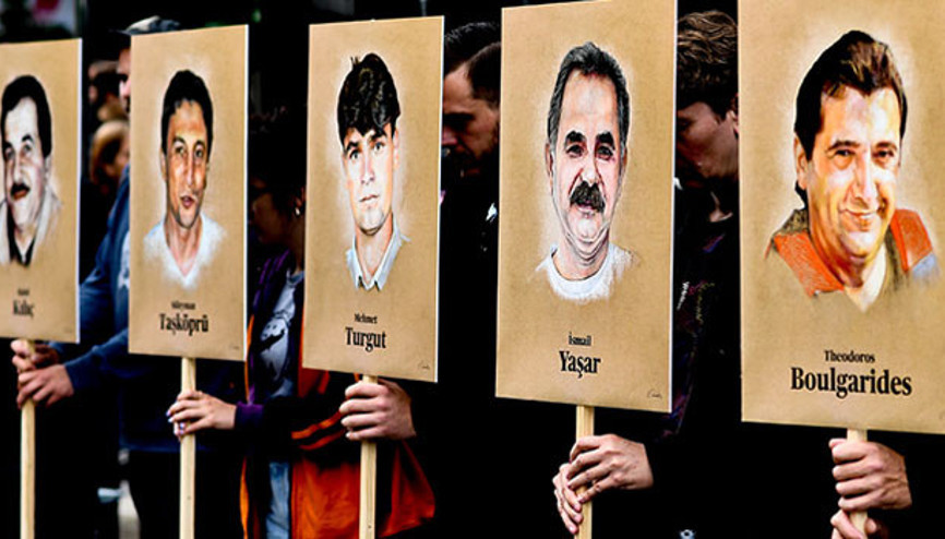 Merkel: NSU benim için kapanmadı