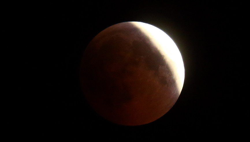 Kanlı Ay tutulması gerçekleşiyor... Ay tutulması canlı yayın Kanlı Ay tutulması gerçekleşiyor... Ay tutulması canlı yayın
