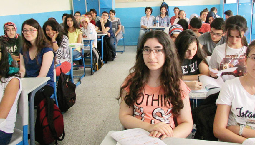 Liselere yerleştirmede ilk gün şikâyet yağdı Liselere yerleştirmede ilk gün şikâyet yağdı