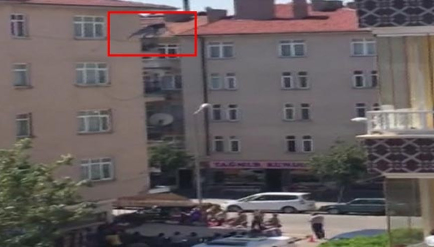 Sleeping Turkish man dies after fall from roof despite passersby’s catch