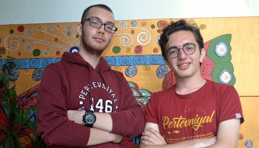 YKSde derece alan iki sıra arkadaşı, aynı üniversiteyi hedefliyor