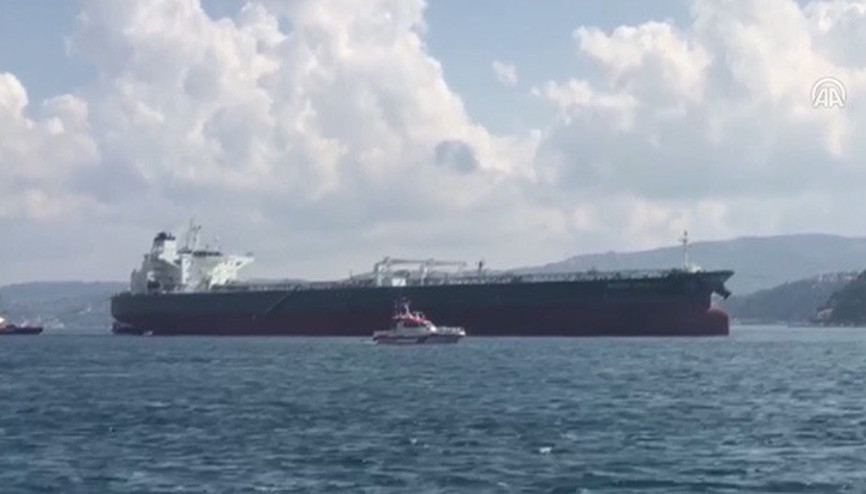 Boğaz trafiği arızalı tanker nedeniyle durdu