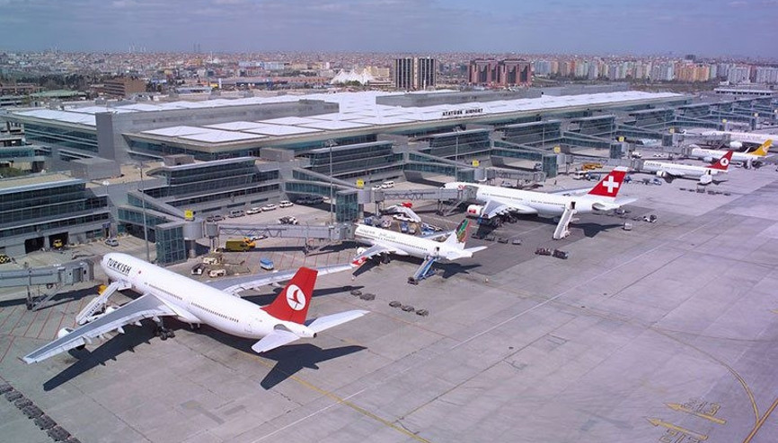 Atatürk Havalimanı’nda uçuşlarda gecikme yaşanıyor