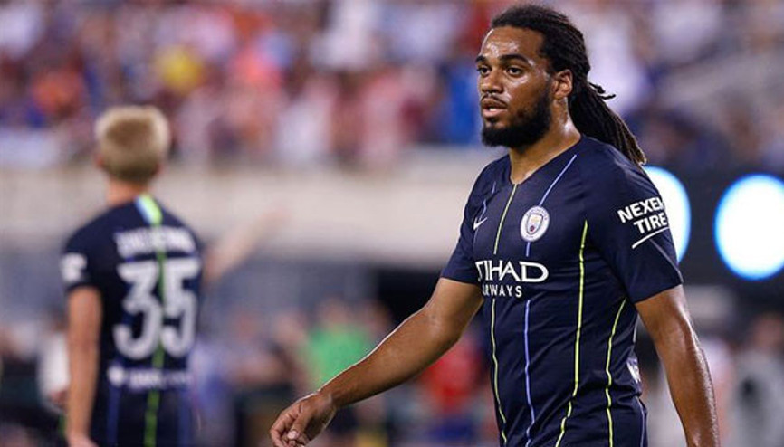 Galatasarayın Denayer ısrarı sürüyor