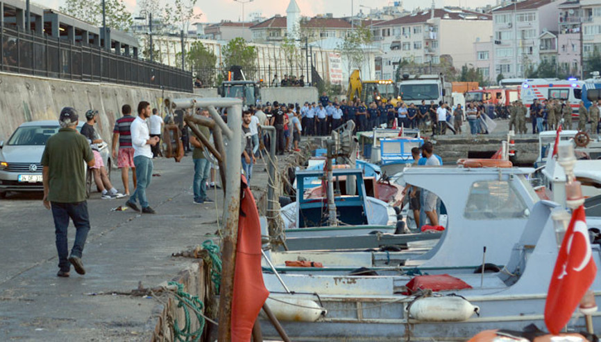 Kumkapı’ya şafak baskını Tekneler alandan uzaklaştırıldı