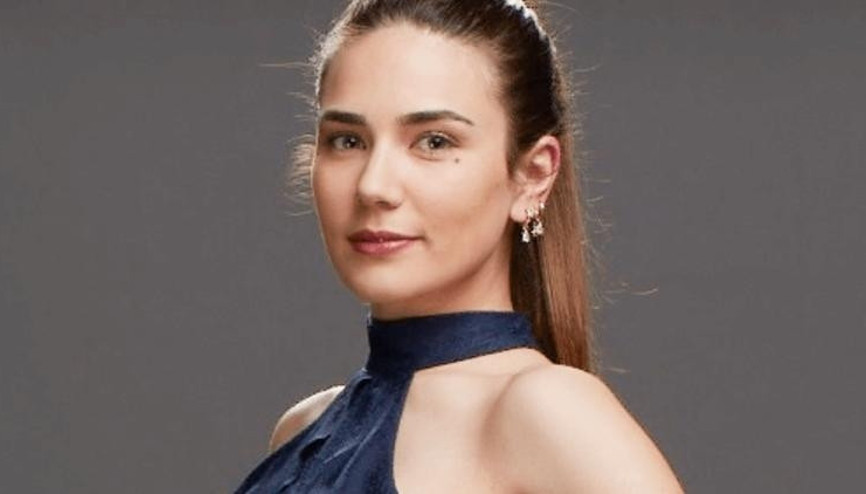 Buse Varol kimdir Buse Varol kaç yaşında