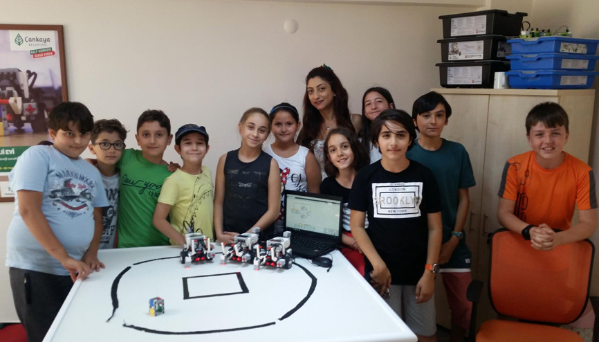 Yaz kampında teknoloji eğitimi