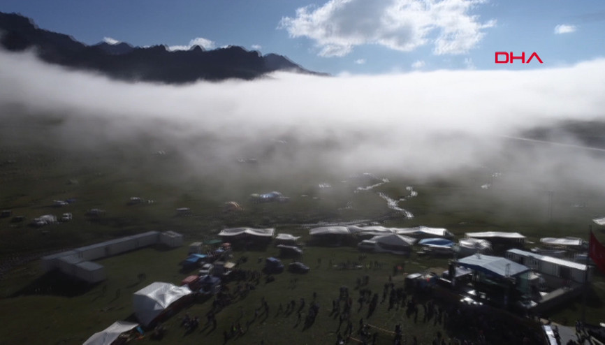 Rize Ovit Yayla Şenliklerini son gün sis bastı