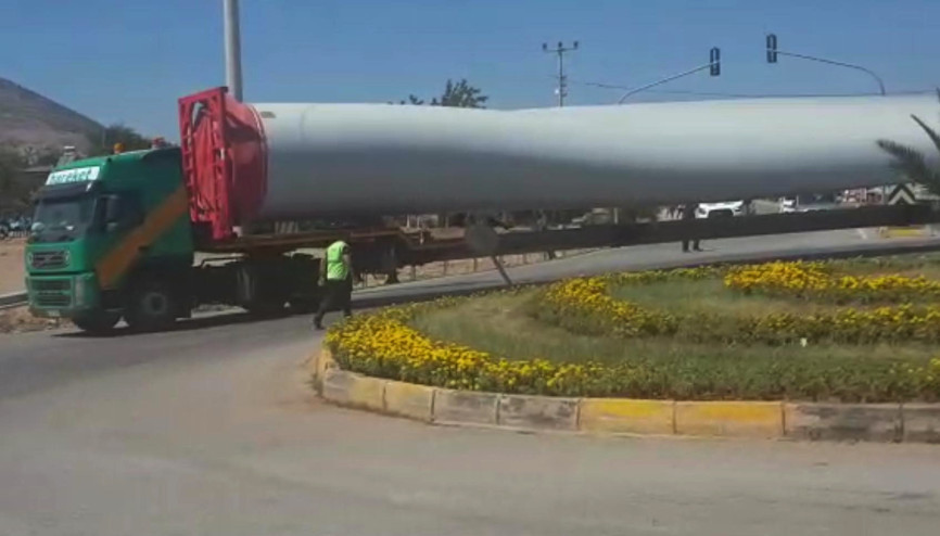 Görenler inanamadı Karayolunda ilginç görüntü