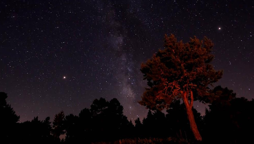 Perseid meteor yağmuru müthiş bir görsel şölen oluşturdu