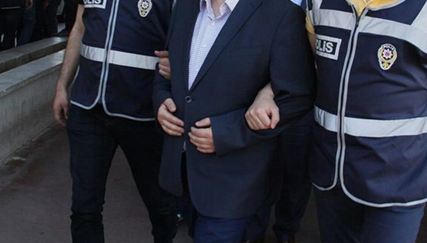 FETÖcüler korku içinde Polis basınca USB belleği yutmuş