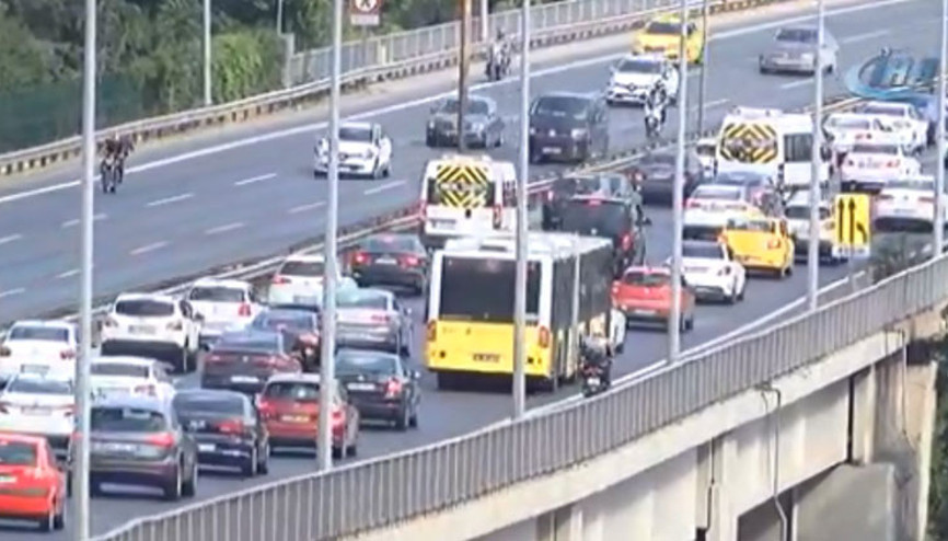 Son dakika: İstanbulda bayram trafiği başladı