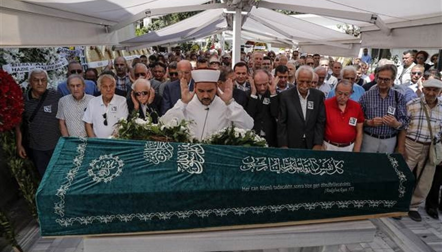 Duayen isim Güngör Uras son yolculuğuna uğurlandı