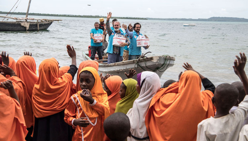 Zanzibarda ilahilerle karşılandılar