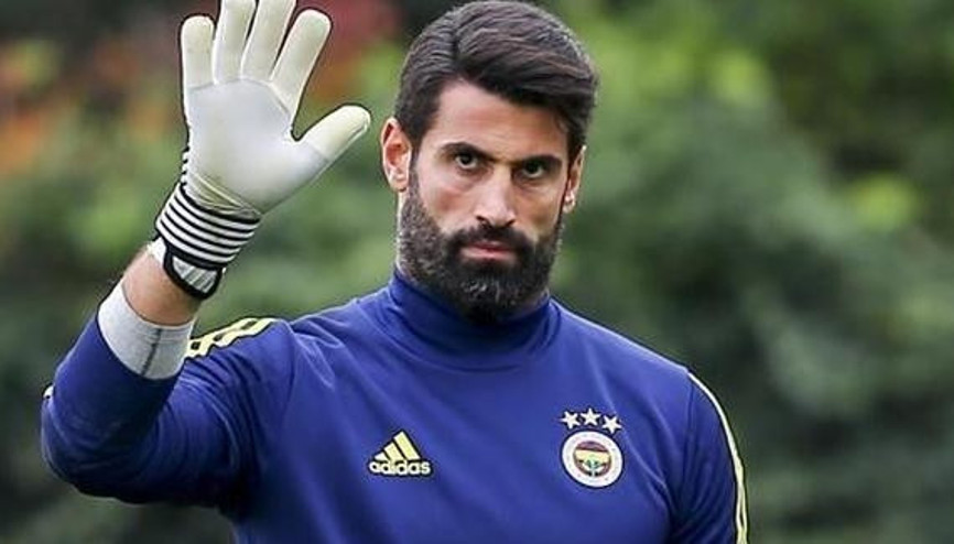 F.Bahçeye dünya yıldızı kaleci Volkan Demirel...