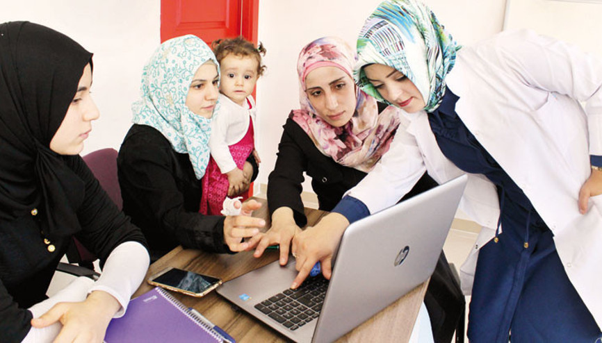 Türkiye’deki Suriyeli kadınlar: Yüzde 70’i Türkçe konuşamıyor Türkiye’deki Suriyeli kadınlar: Yüzde 70’i Türkçe konuşamıyor