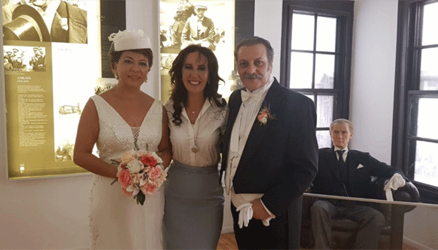 Atatürkün evinde evlendiler