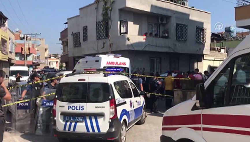 Mersinde bir evde 5 kişi ölü bulundu