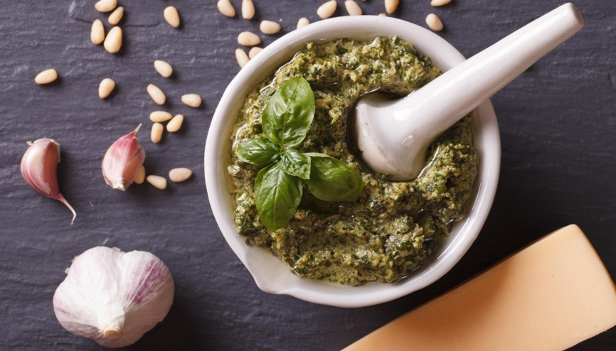 Ev Yapımı Kolay Pesto Sosu